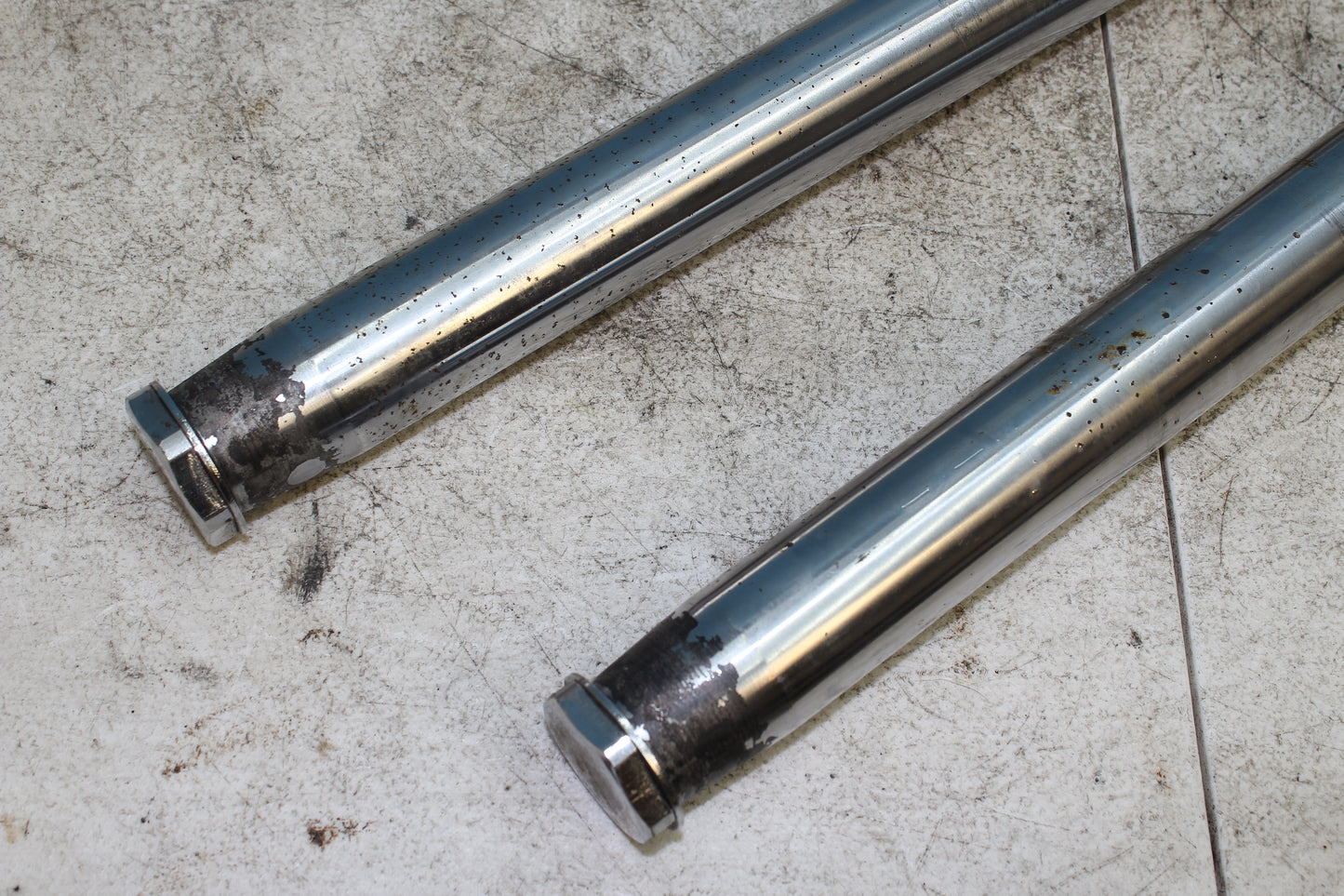82-85 Harley Sportster XLX1000 Ironhead Forks Left Right 45900-84A 45901-84A