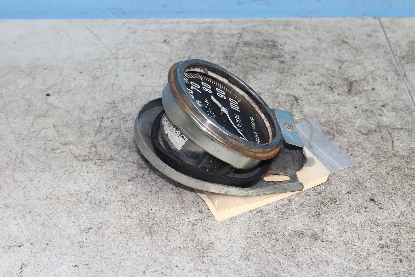 82-85 Harley Sportster XLX1000 Speedometer Police Special  *DMG PARTS ONLY*