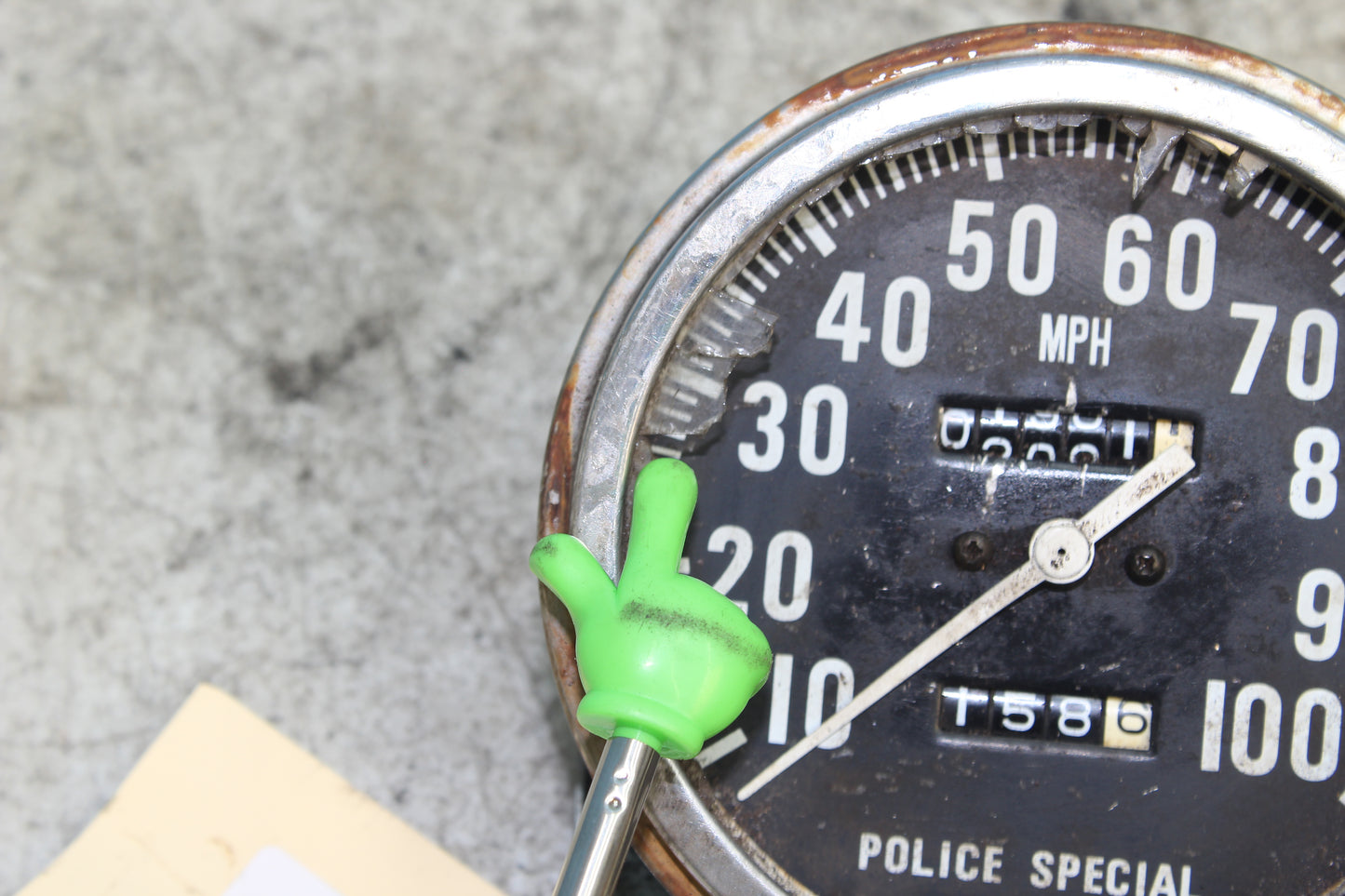 82-85 Harley Sportster XLX1000 Speedometer Police Special  *DMG PARTS ONLY*