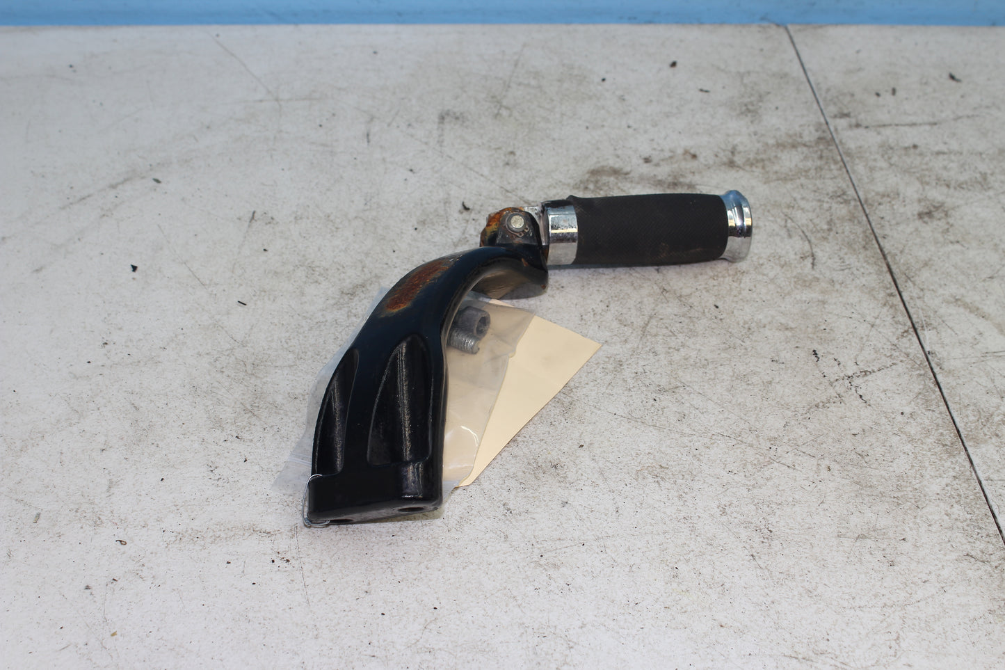 14-22 Harley Sportster Iron XL 883 OEM Left Driver Foot Peg w/ Mount *DMG*