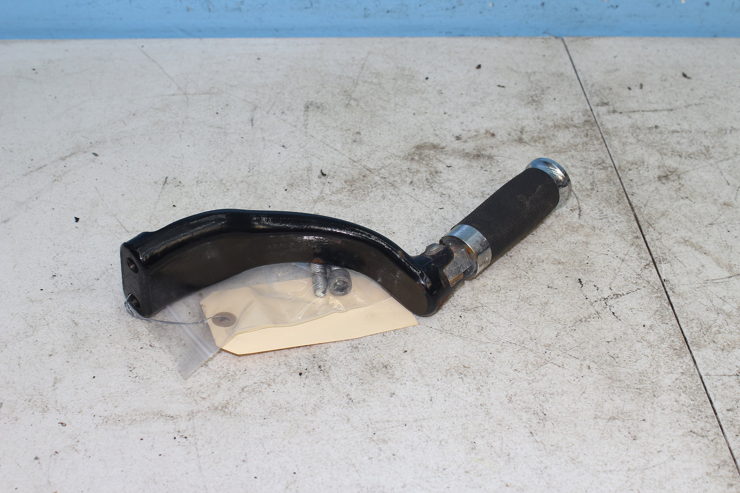 14-22 Harley Sportster Iron XL 883 OEM Left Driver Foot Peg w/ Mount *DMG*