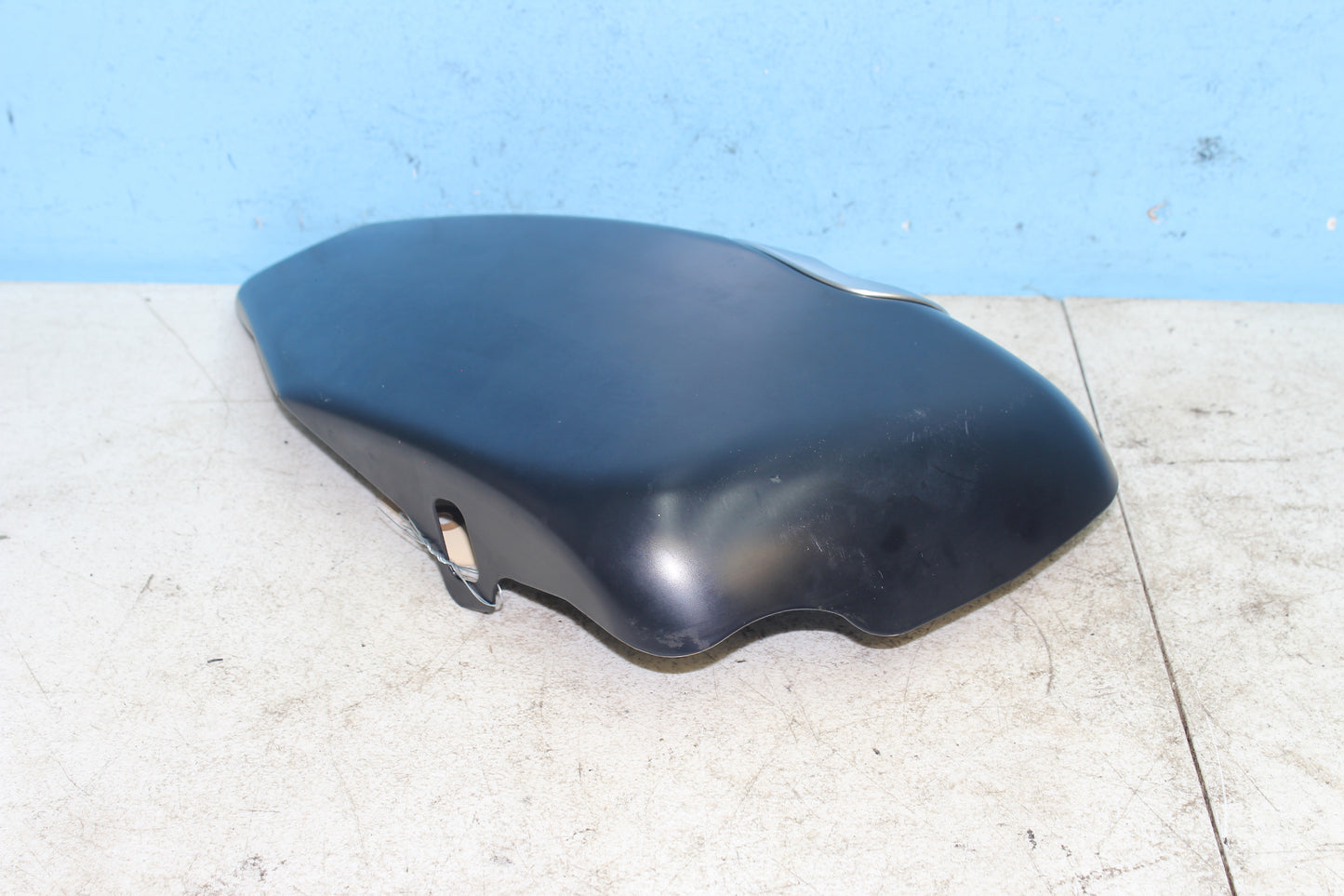 14-22 Harley Sportster Iron XL 883 OEM Oil Tank Right Side Cover 57200092DH
