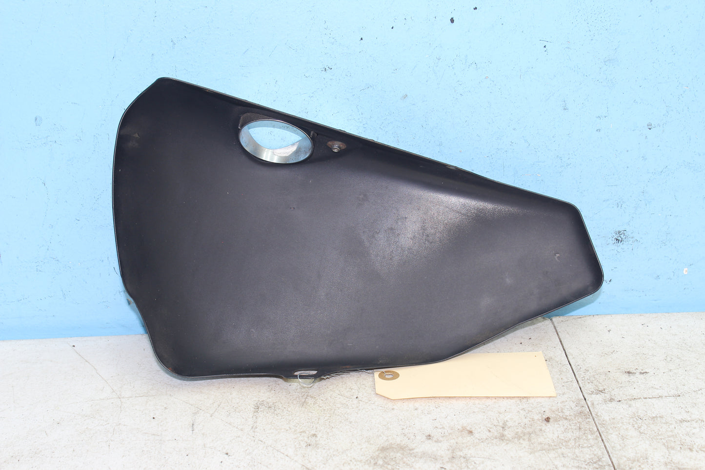 14-22 Harley Sportster Iron XL 883 OEM Oil Tank Right Side Cover 57200092DH