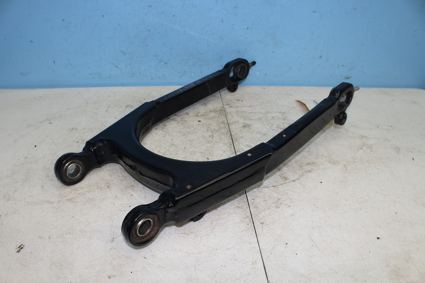 14-22 Harley Sportster Iron XL 883 OEM Swing Arm 47400134BHP 47587-05A