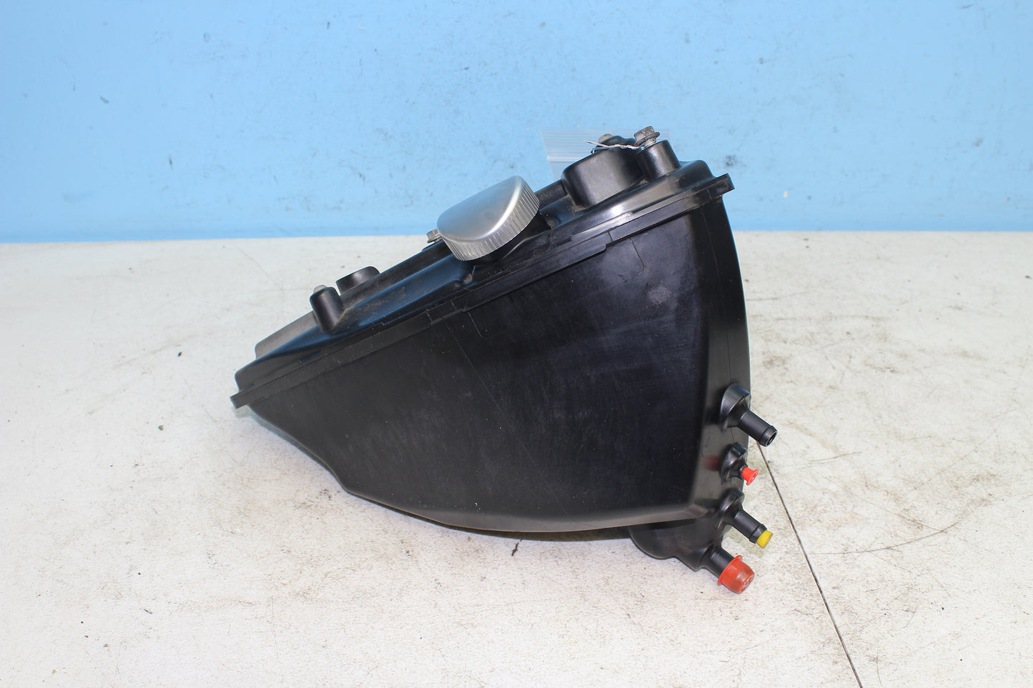 14-22 Harley Sportster Iron XL 883 OEM Oil Tank *DMG* 62500017