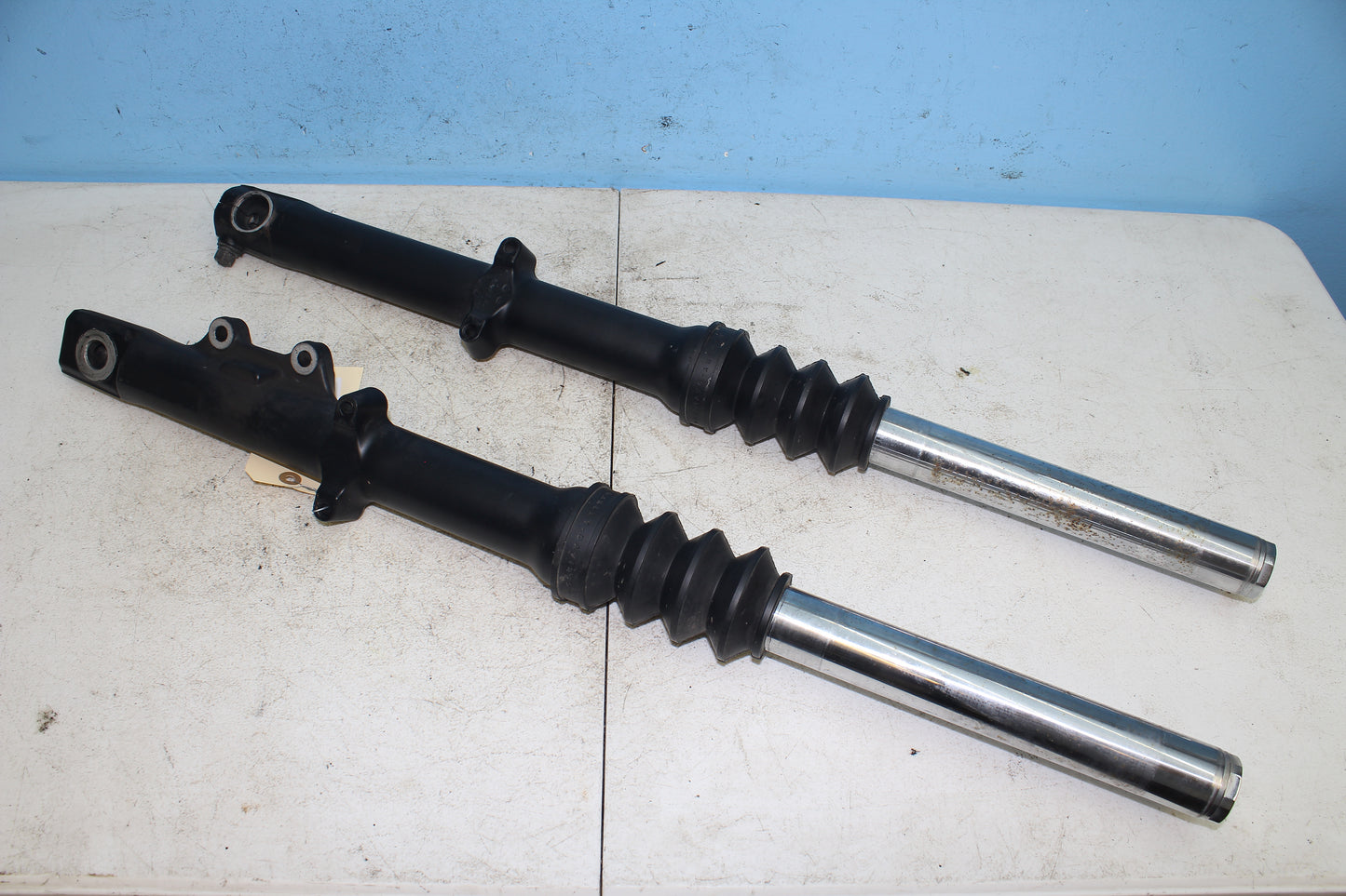 14-22 Harley Sportster Iron XL 883 OEM Forks Left Right 45400017 45400018