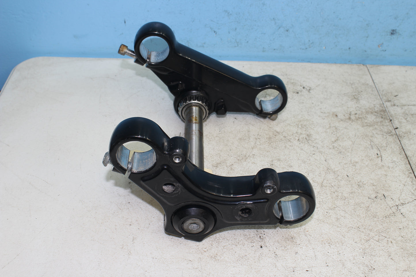 14-22 Harley Sportster Iron XL 883 OEM Triple Tree Upper Lower 46767-07 46758-07