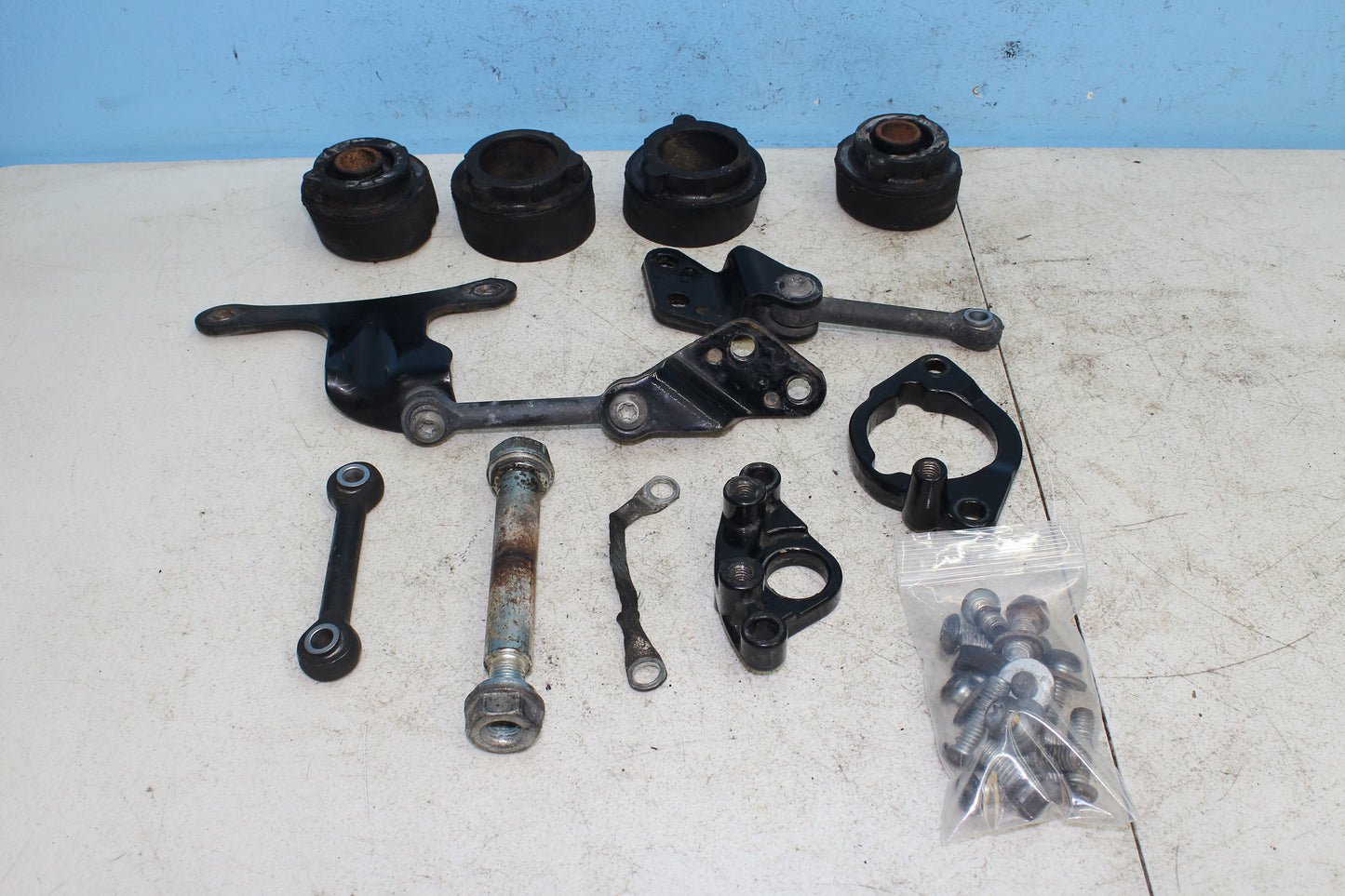 14-22 Harley Sportster Iron XL 883 OEM Engine Motor Mount Bracket Bolt