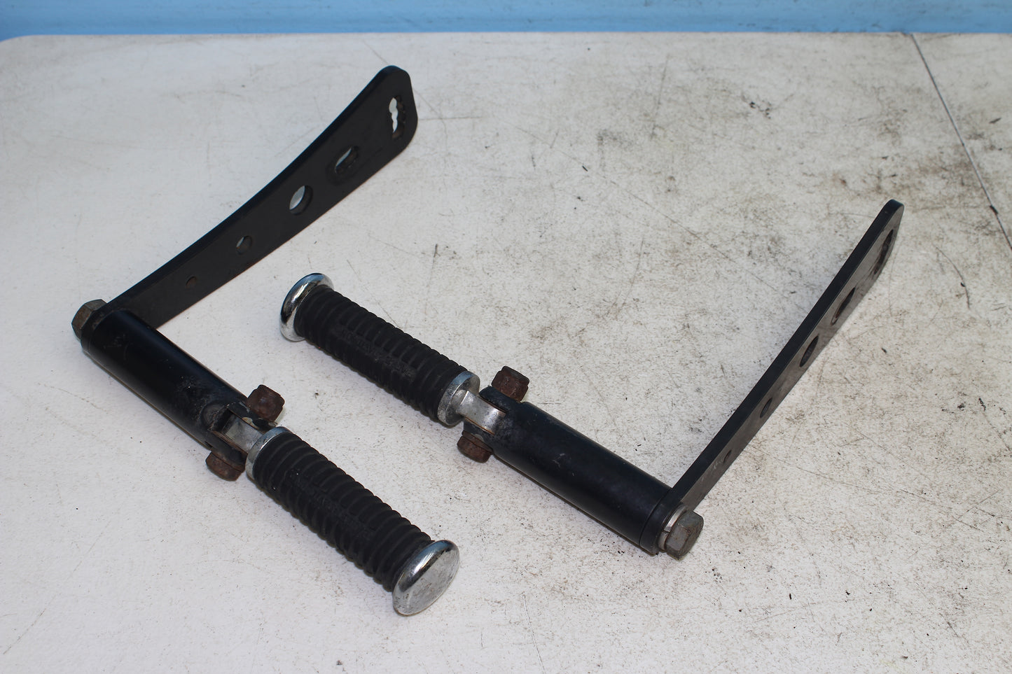 14-22 Harley Sportster Iron XL 883 Highway Foot Peg Rest Mounting Bracket