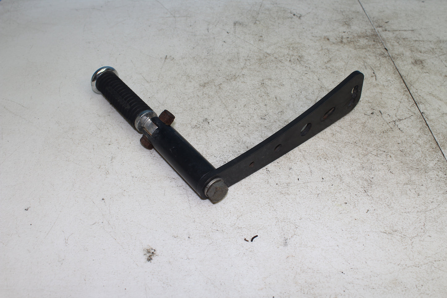 14-22 Harley Sportster Iron XL 883 Highway Foot Peg Rest Mounting Bracket