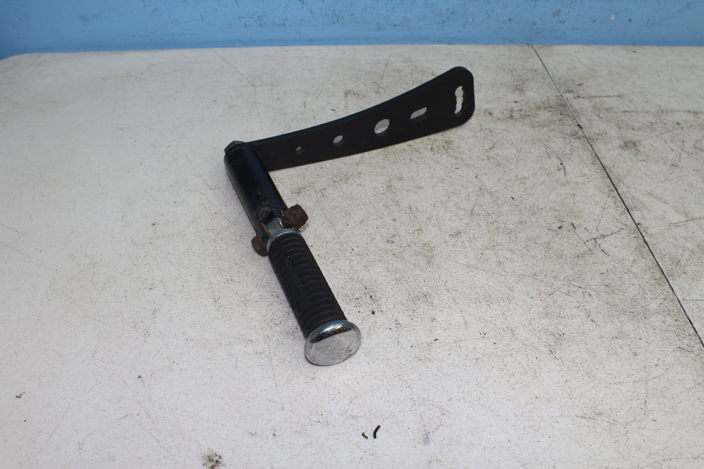 14-22 Harley Sportster Iron XL 883 Highway Foot Peg Rest Mounting Bracket