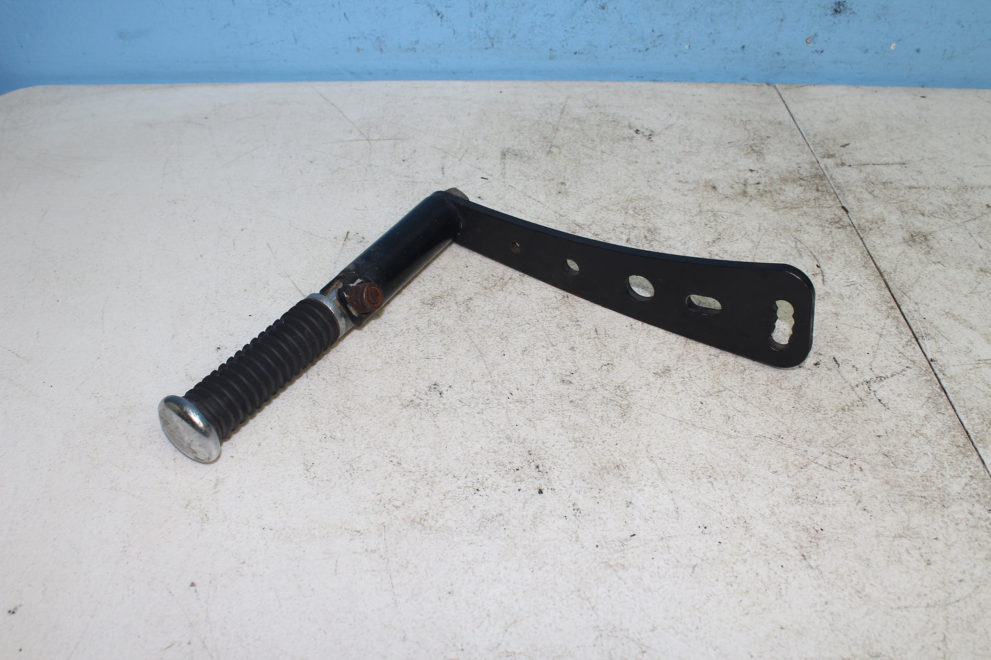 14-22 Harley Sportster Iron XL 883 Highway Foot Peg Rest Mounting Bracket