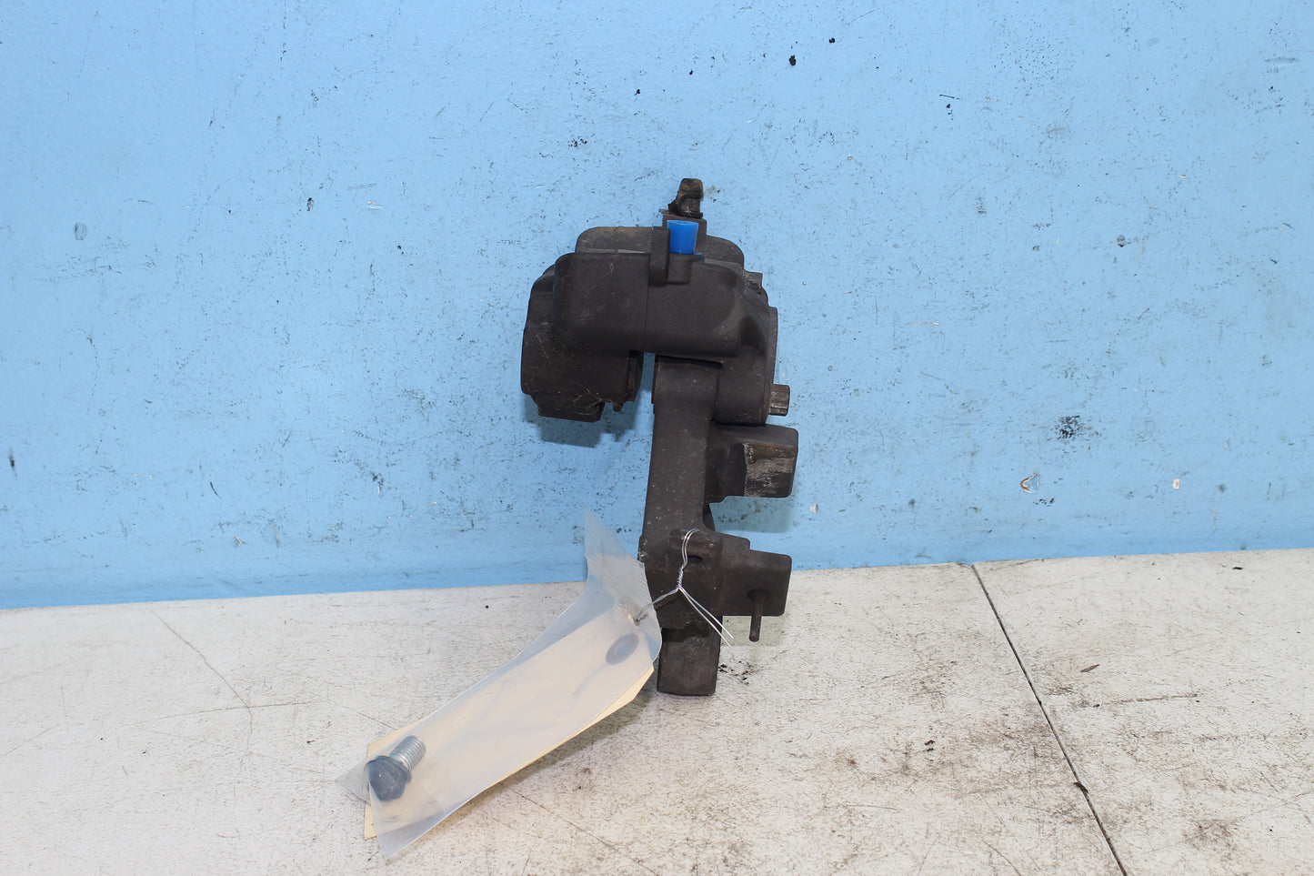 14-22 Harley Sportster Iron XL 883 OEM Rear Brake Caliper w/ Mount 41300039