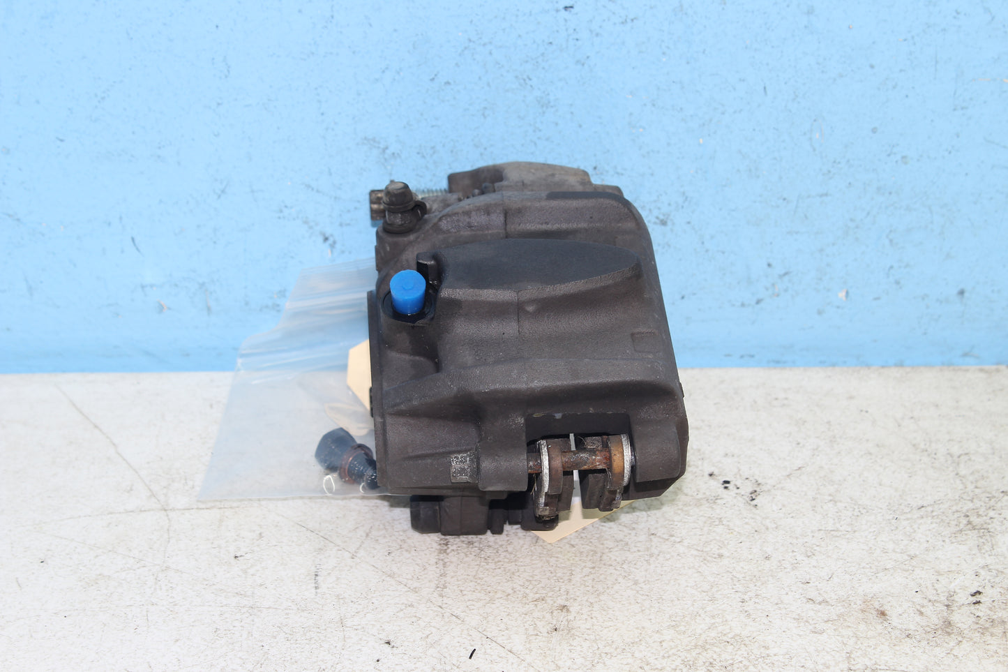 14-22 Harley Sportster Iron XL 883 OEM Front Brake Caliper 41300010 41300008