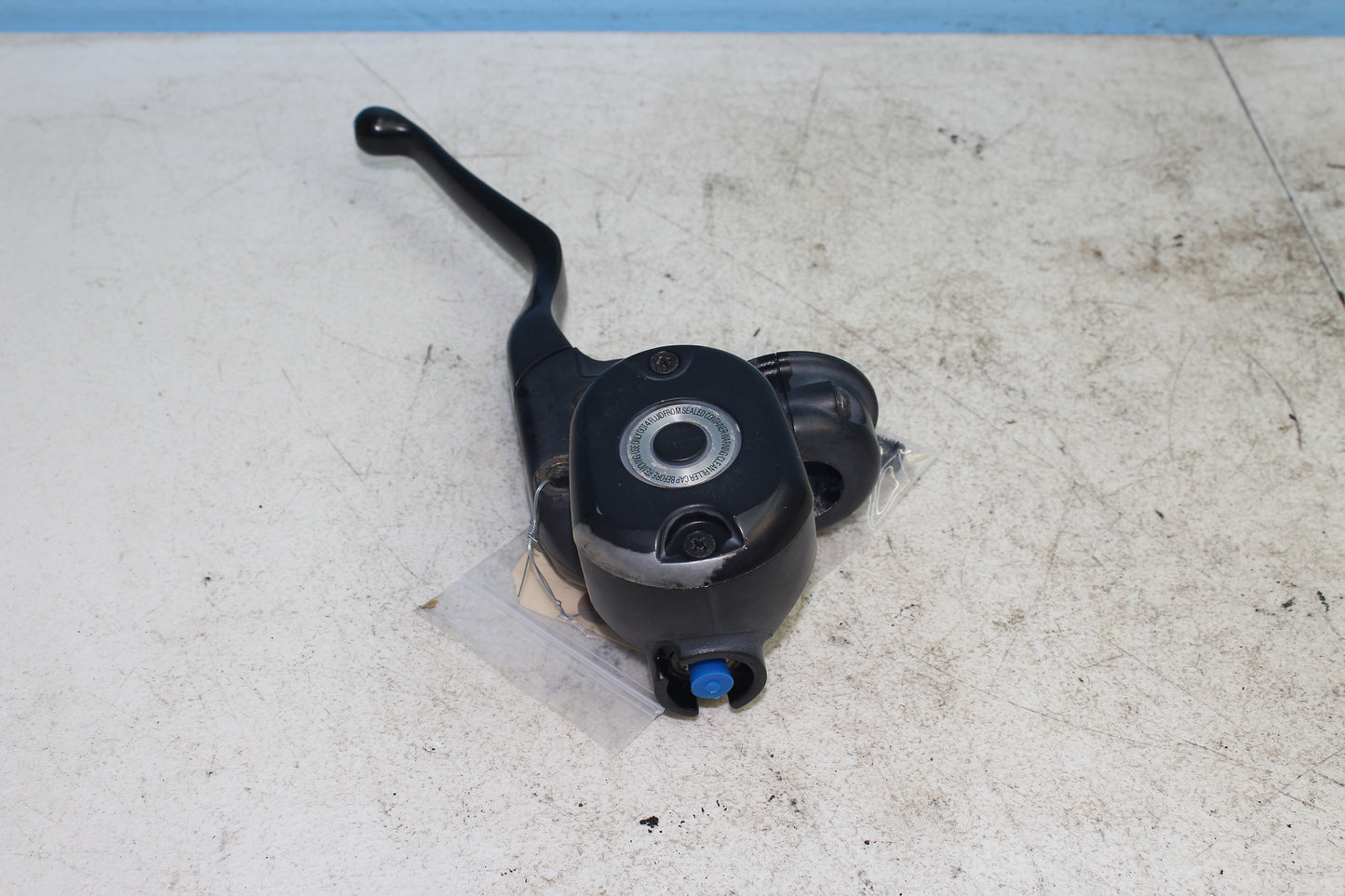 14-22 Harley Sportster Iron XL 883 OEM Front Brake Master Cylinder w/ Lever