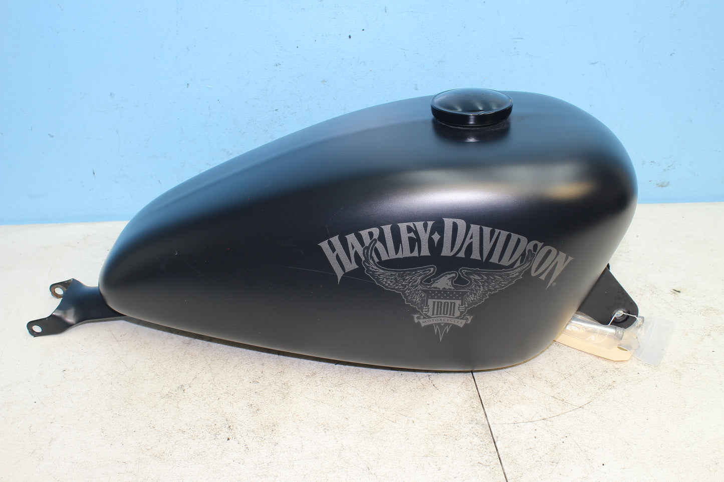 14-22 Harley Sportster Iron XL 883 OEM Fuel Gas Tank *Sludge In Tank*