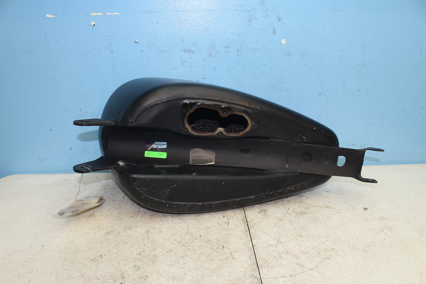 14-22 Harley Sportster Iron XL 883 OEM Fuel Gas Tank *Sludge In Tank*