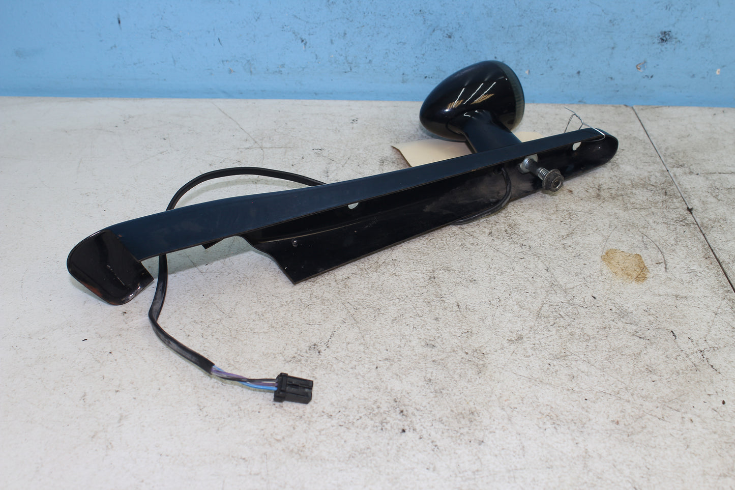 14-22 Harley Sportster Iron XL 883 OEM Rear Right Strut Cover Turn Signal