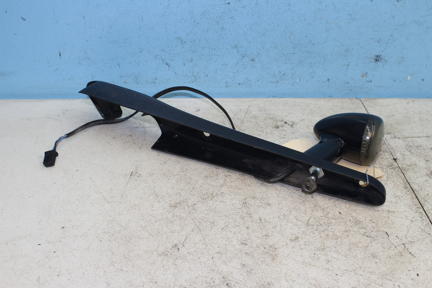 14-22 Harley Sportster Iron XL 883 OEM Rear Right Strut Cover Turn Signal