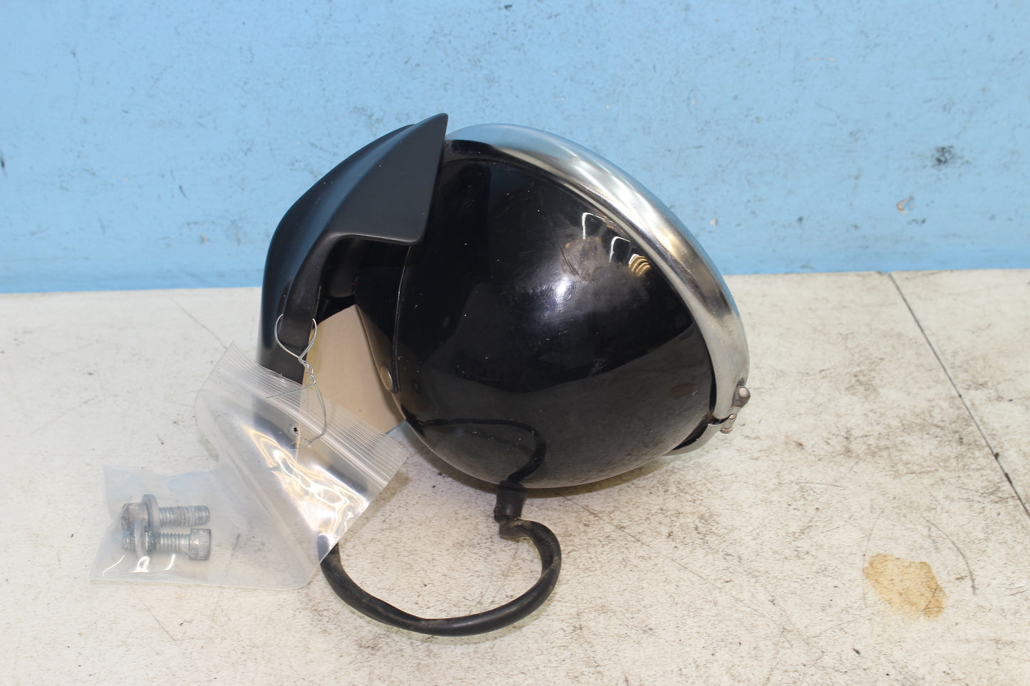 14-22 Harley Sportster Iron XL 883 Headlight LED Head Lamp Lens Bucket