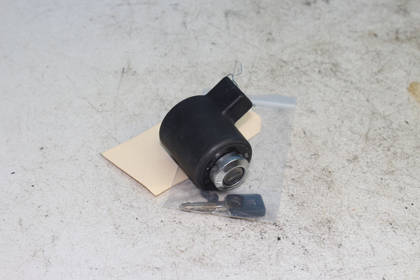 14-22 Harley Sportster Iron XL 883 OEM Ignition Switch w/ Key 71400083
