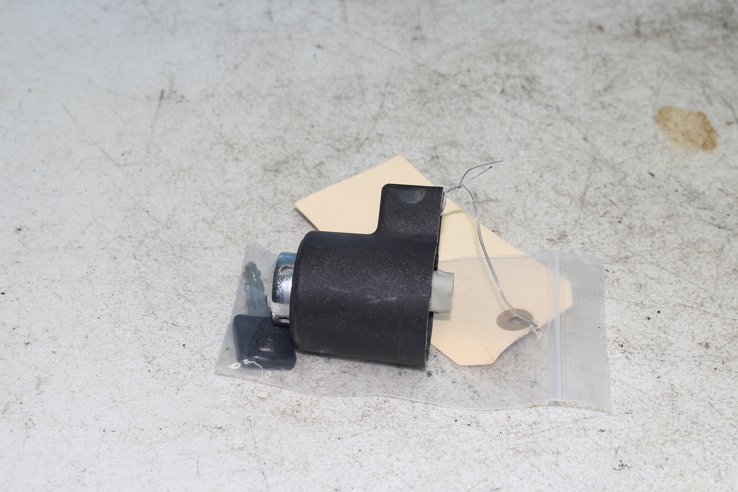 14-22 Harley Sportster Iron XL 883 OEM Ignition Switch w/ Key 71400083