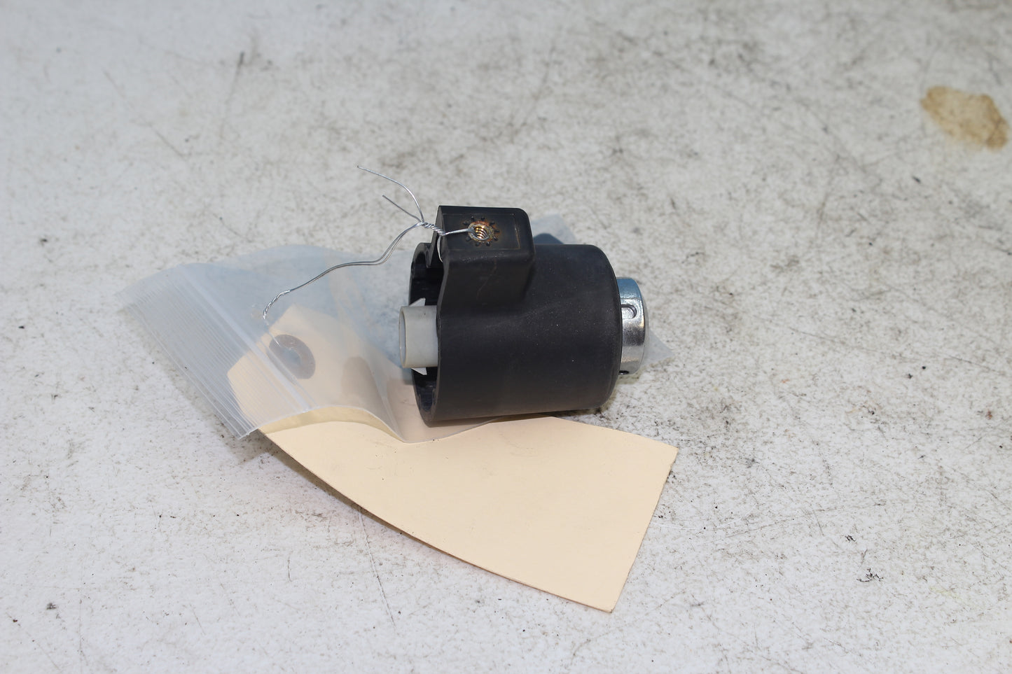 14-22 Harley Sportster Iron XL 883 OEM Ignition Switch w/ Key 71400083