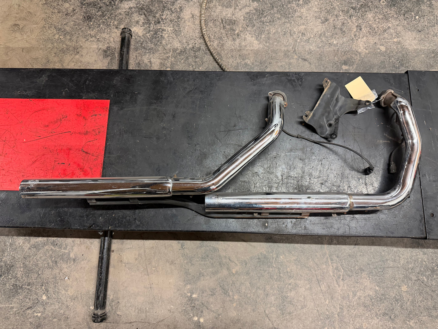 14-22 Harley Sportster Iron XL 883 Vance & Hines Exhaust *DMG*