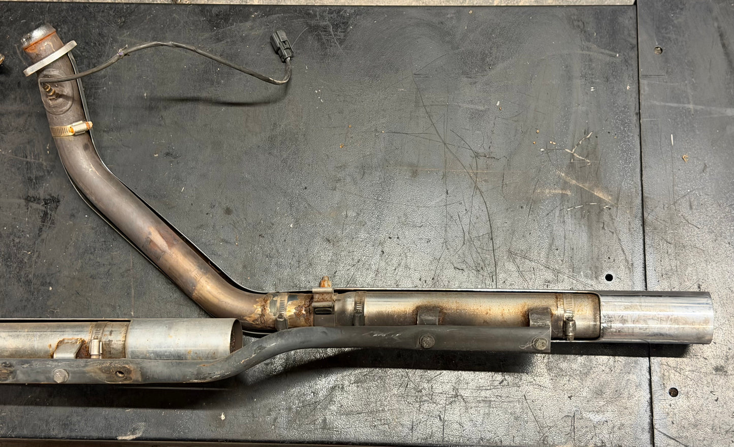 14-22 Harley Sportster Iron XL 883 Vance & Hines Exhaust *DMG*