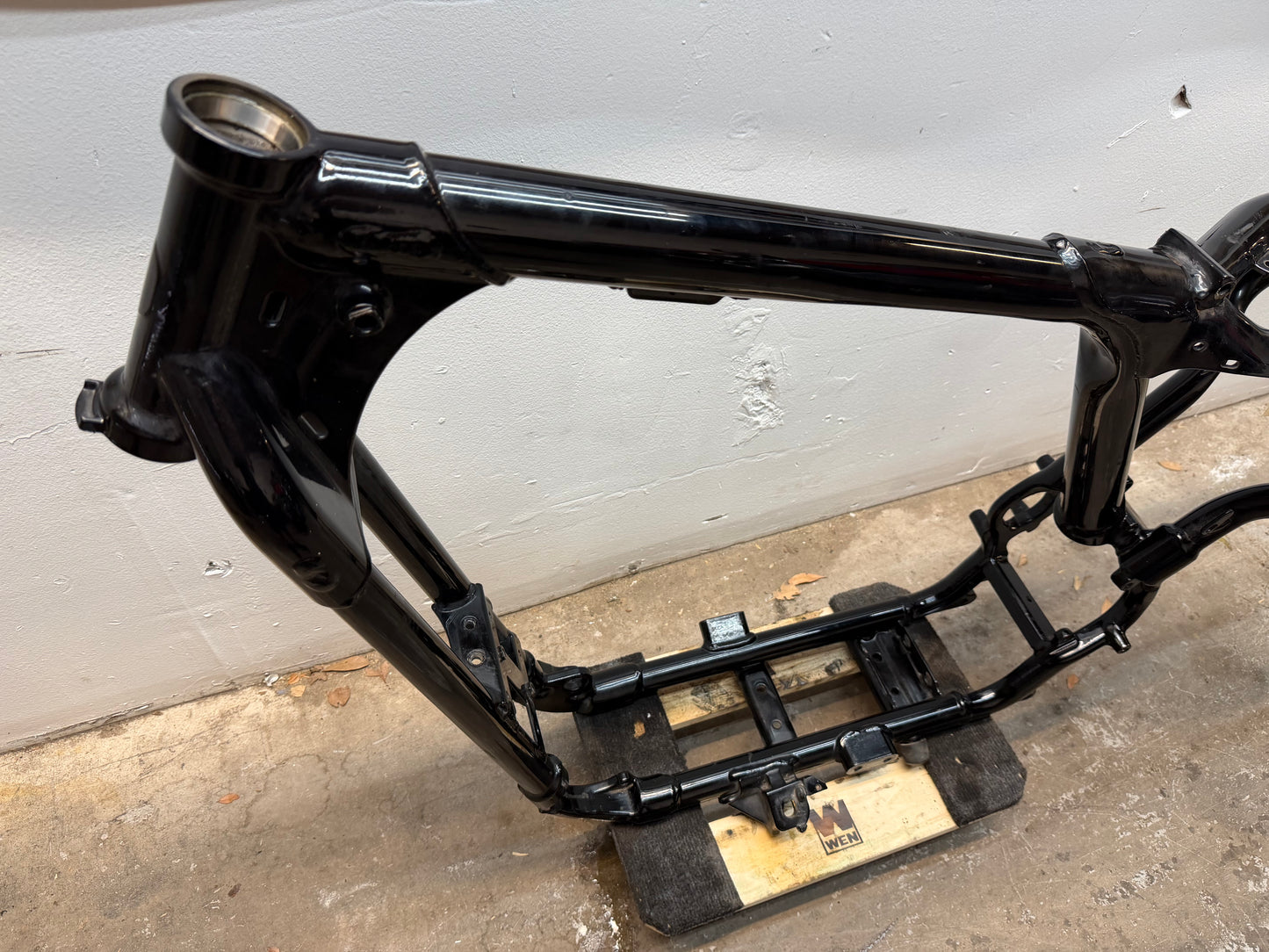 14-22 Harley Sportster Iron XL 883 OEM Frame *CLN* 47000031