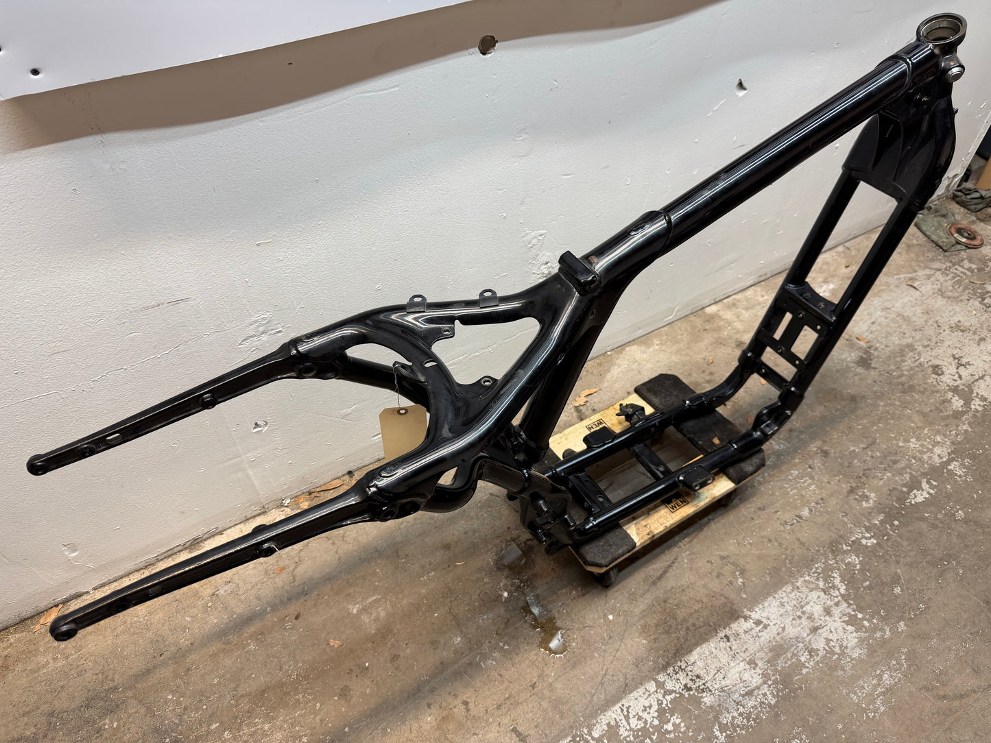 14-22 Harley Sportster Iron XL 883 OEM Frame *CLN* 47000031