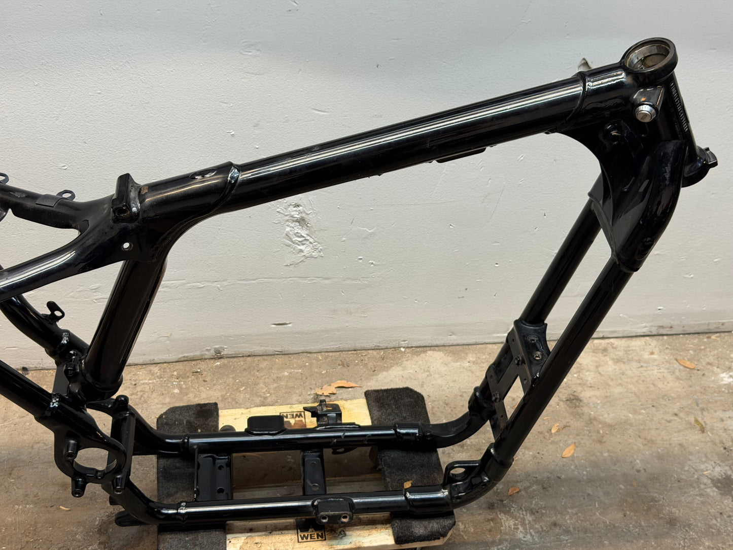 14-22 Harley Sportster Iron XL 883 OEM Frame *CLN* 47000031