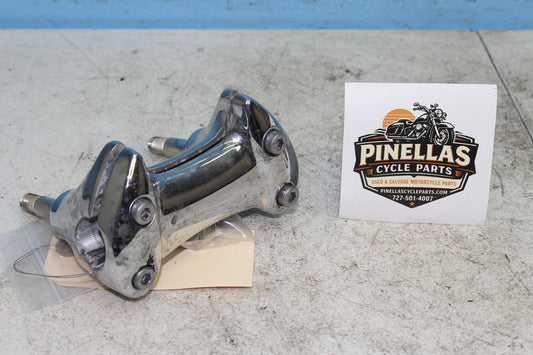 02-09 Yamaha V Star 1100 Silverado Bar Risers Mount Clamp