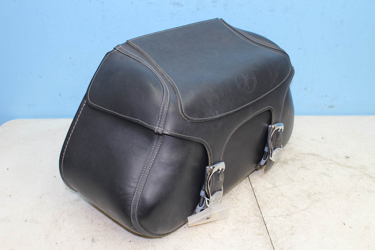 02-09 Yamaha V Star 1100 Silverado OEM Right Saddlebag Luggage Storage