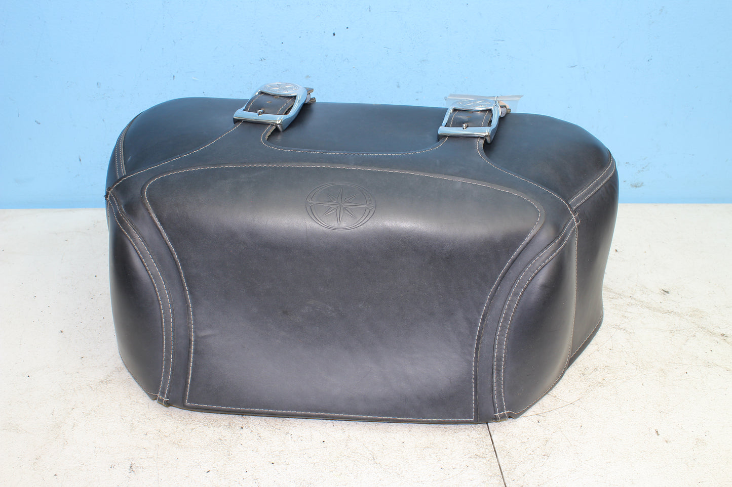 02-09 Yamaha V Star 1100 Silverado OEM Right Saddlebag Luggage Storage