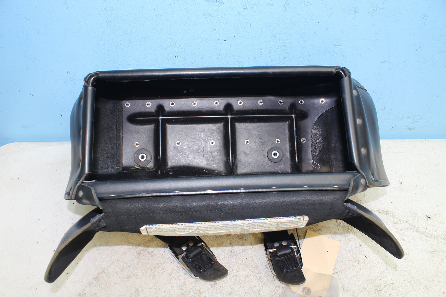 02-09 Yamaha V Star 1100 Silverado OEM Right Saddlebag Luggage Storage