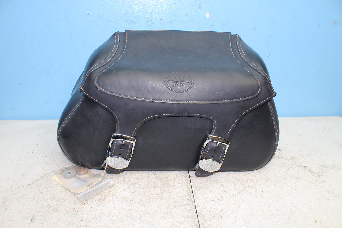 02-09 Yamaha V Star 1100 Silverado OEM Right Saddlebag Luggage Storage