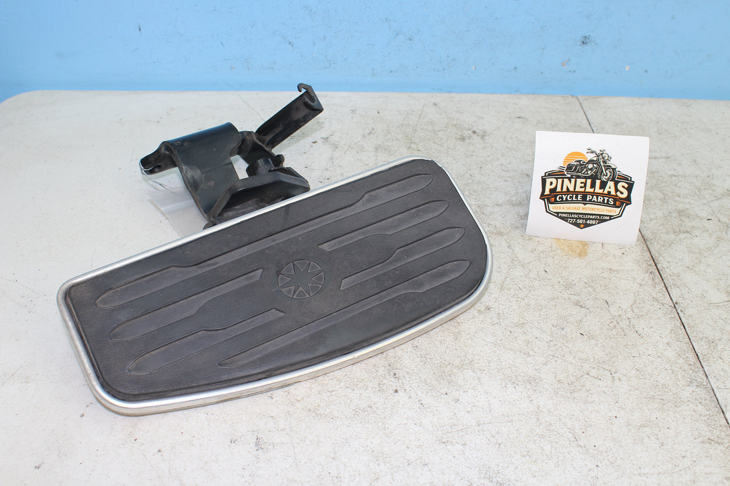 02-09 Yamaha V Star 1100 Silverado Right Floorboard Foot Rest Mount Bracket
