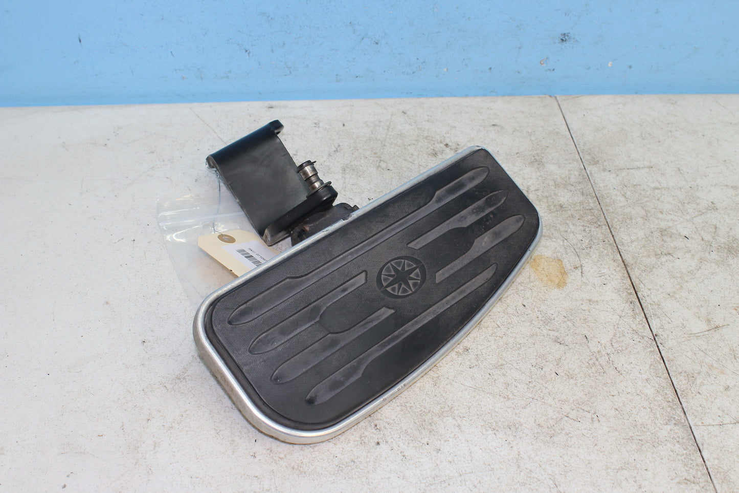 02-09 Yamaha V Star 1100 Silverado Left Floorboard Foot Rest Mount Bracket
