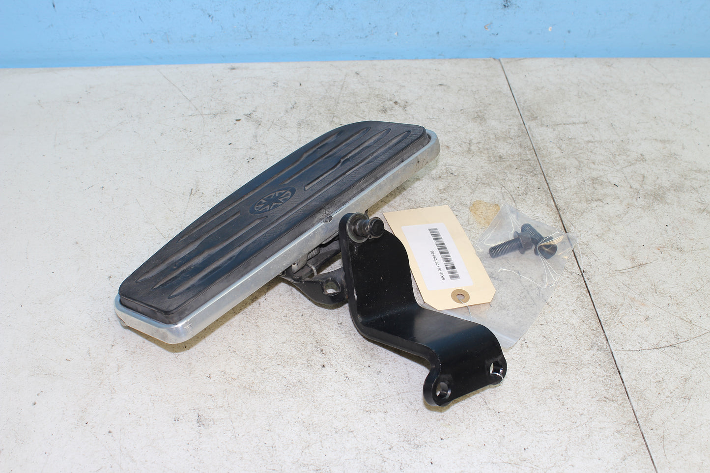 02-09 Yamaha V Star 1100 Silverado Left Floorboard Foot Rest Mount Bracket