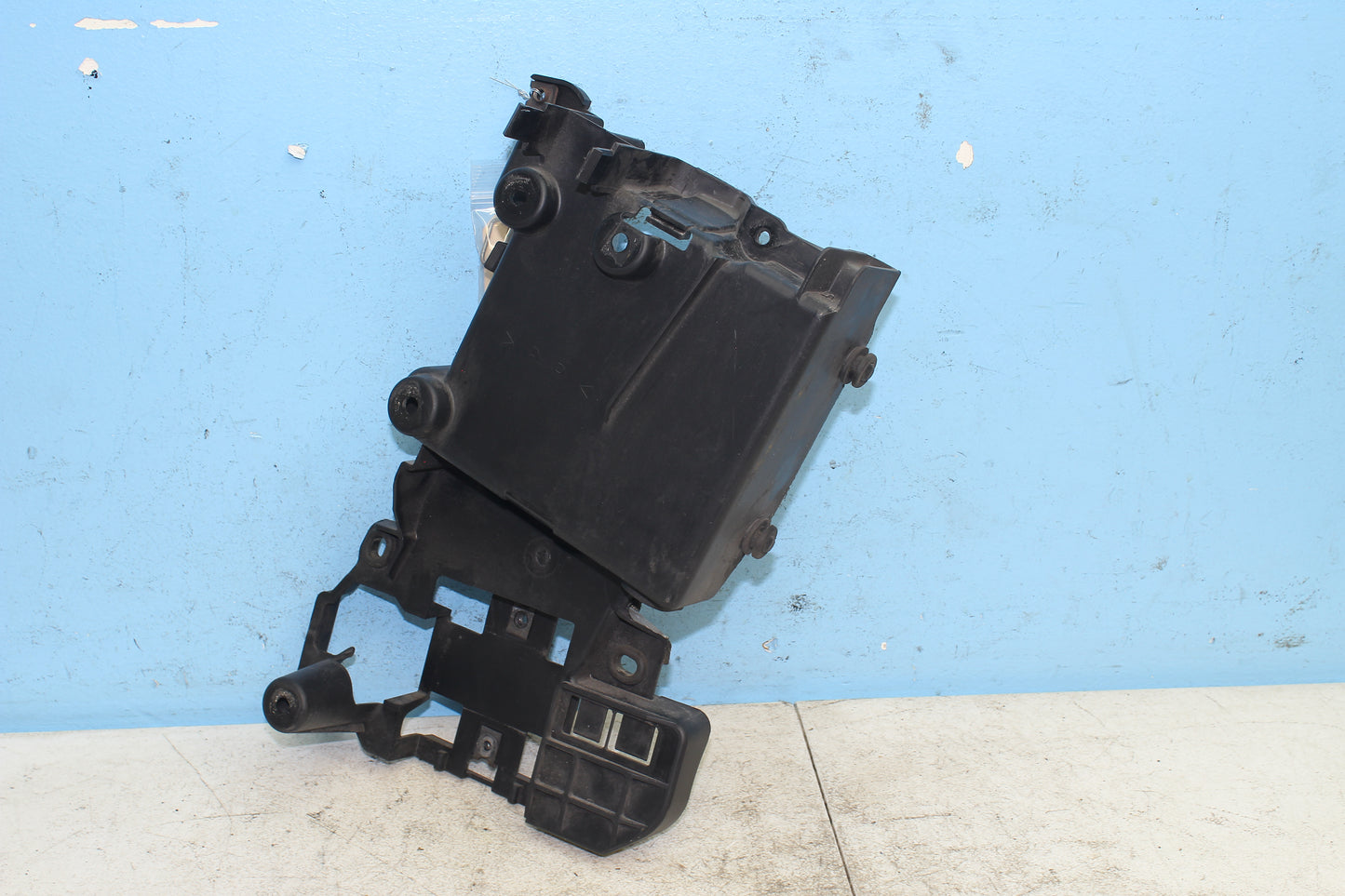 02-09 Yamaha V Star 1100 Silverado OEM Battery Box Tray Mount Stay Holder