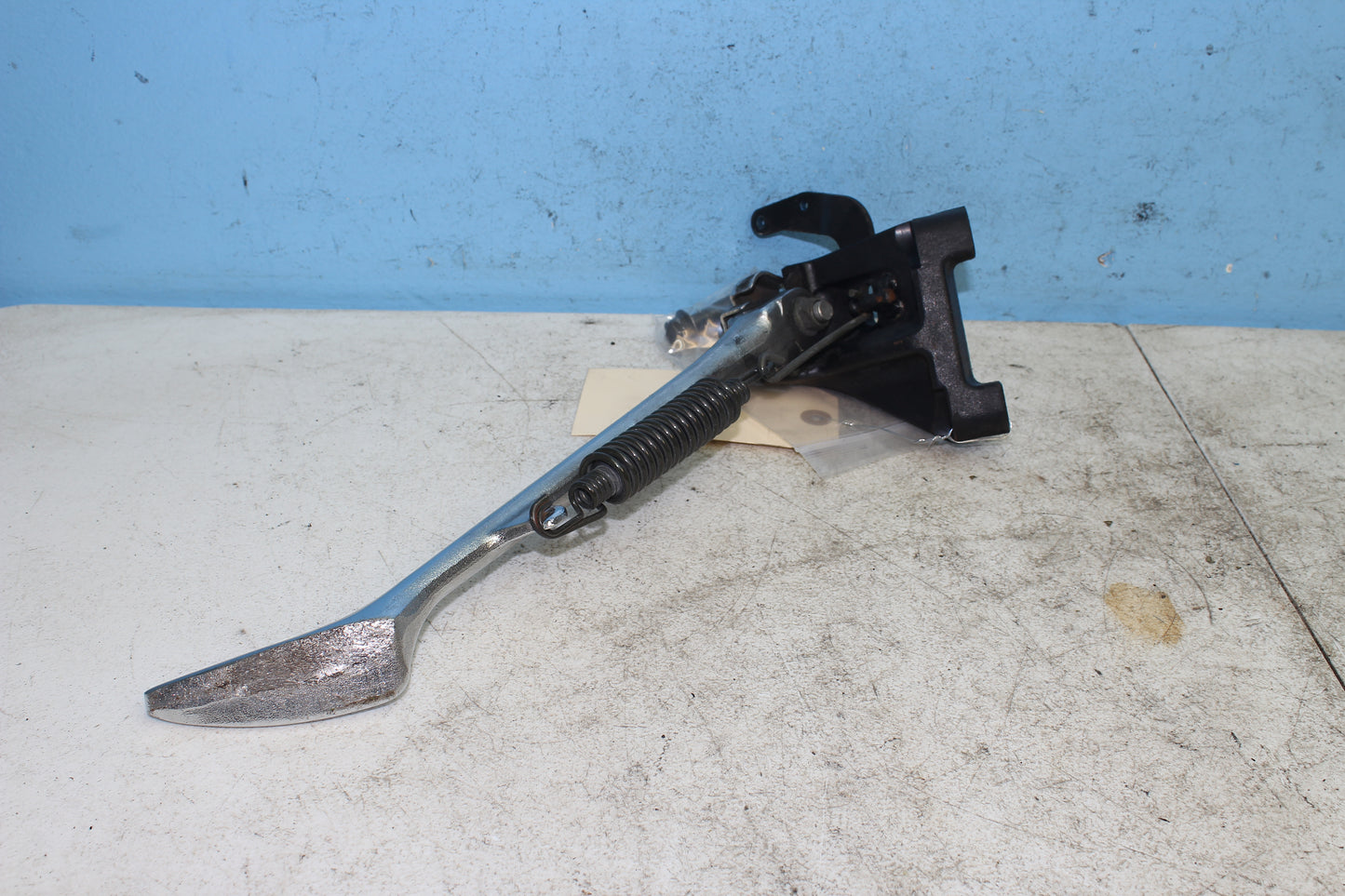 02-09 Yamaha V Star 1100 Silverado OEM Kick Stand w/ Spring Kickstand