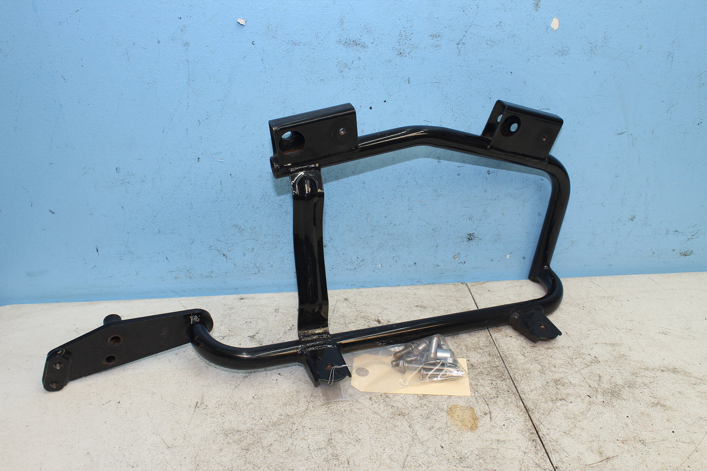 02-09 Yamaha V Star 1100 Silverado Left Side Saddlebag Mount Bracket