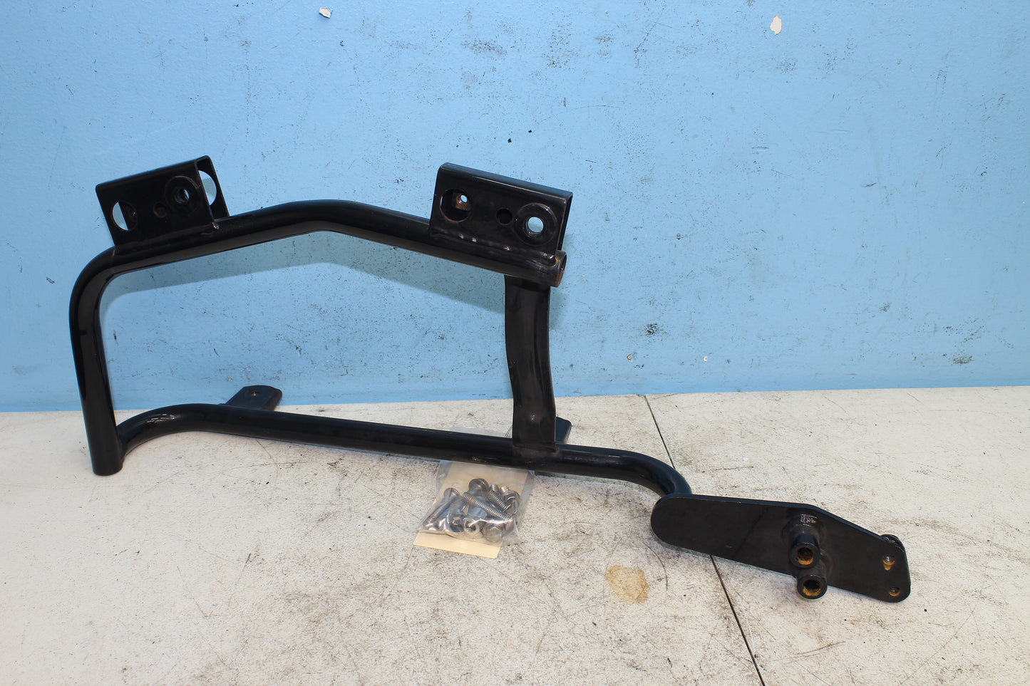 02-09 Yamaha V Star 1100 Silverado Left Side Saddlebag Mount Bracket