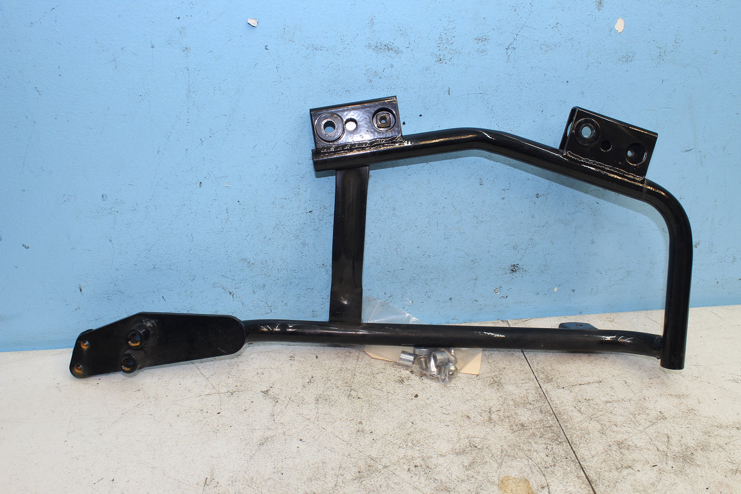 02-09 Yamaha V Star 1100 Silverado Right Saddlebag Mount Bracket