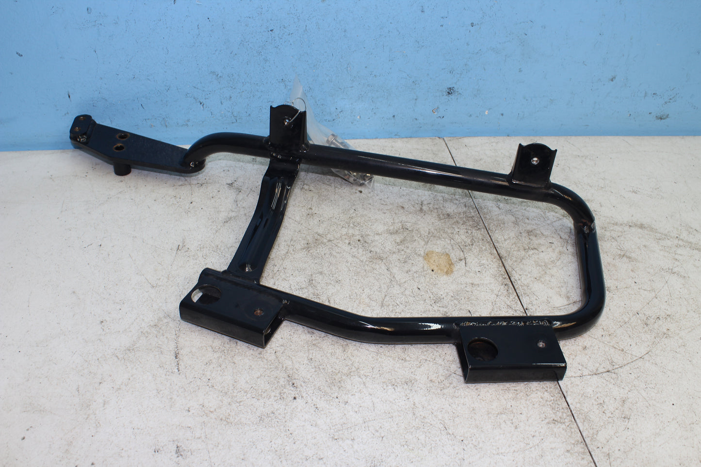 02-09 Yamaha V Star 1100 Silverado Right Saddlebag Mount Bracket