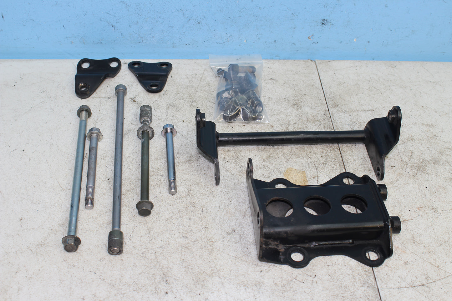 02-09 Yamaha V Star 1100 Silverado OEM Engine Motor Mount Bracket Kit