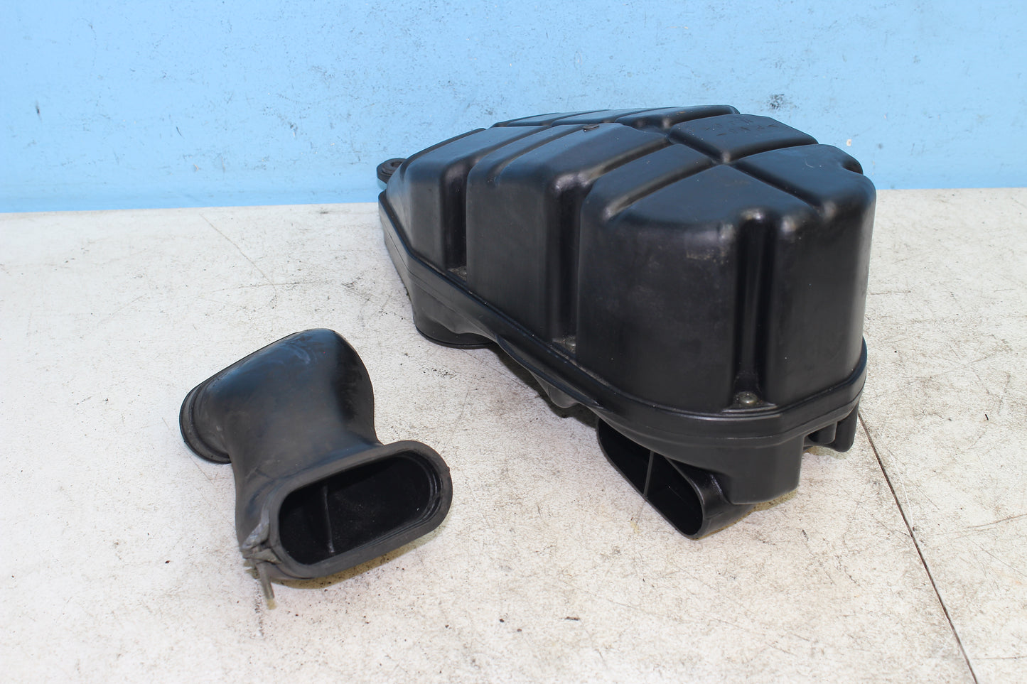 02-09 Yamaha V Star 1100 Silverado OEM Air Box Intake Assembly