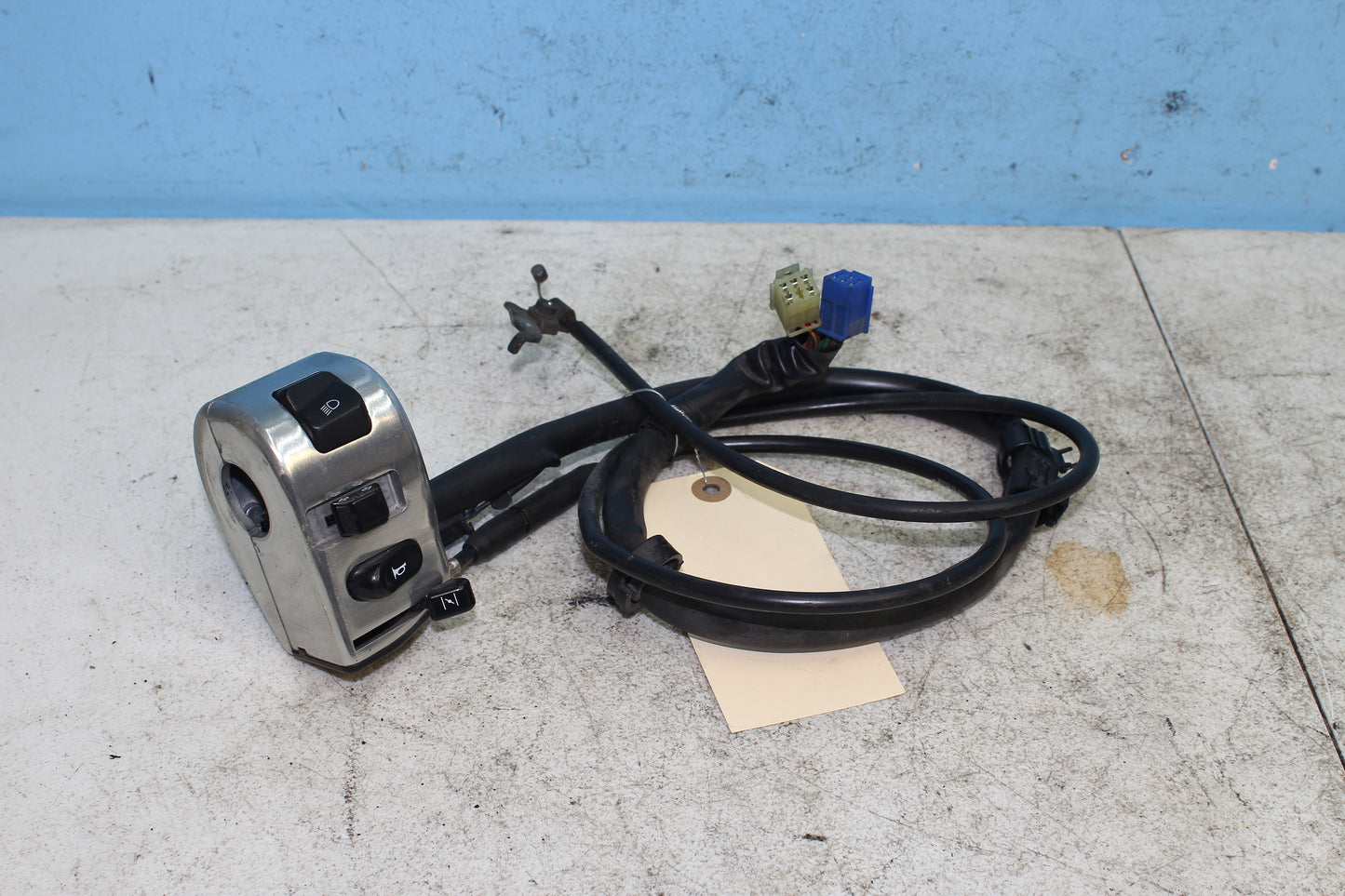 02-09 Yamaha V Star 1100 Silverado Left Hand Turn Signal Choke Headlight Switch