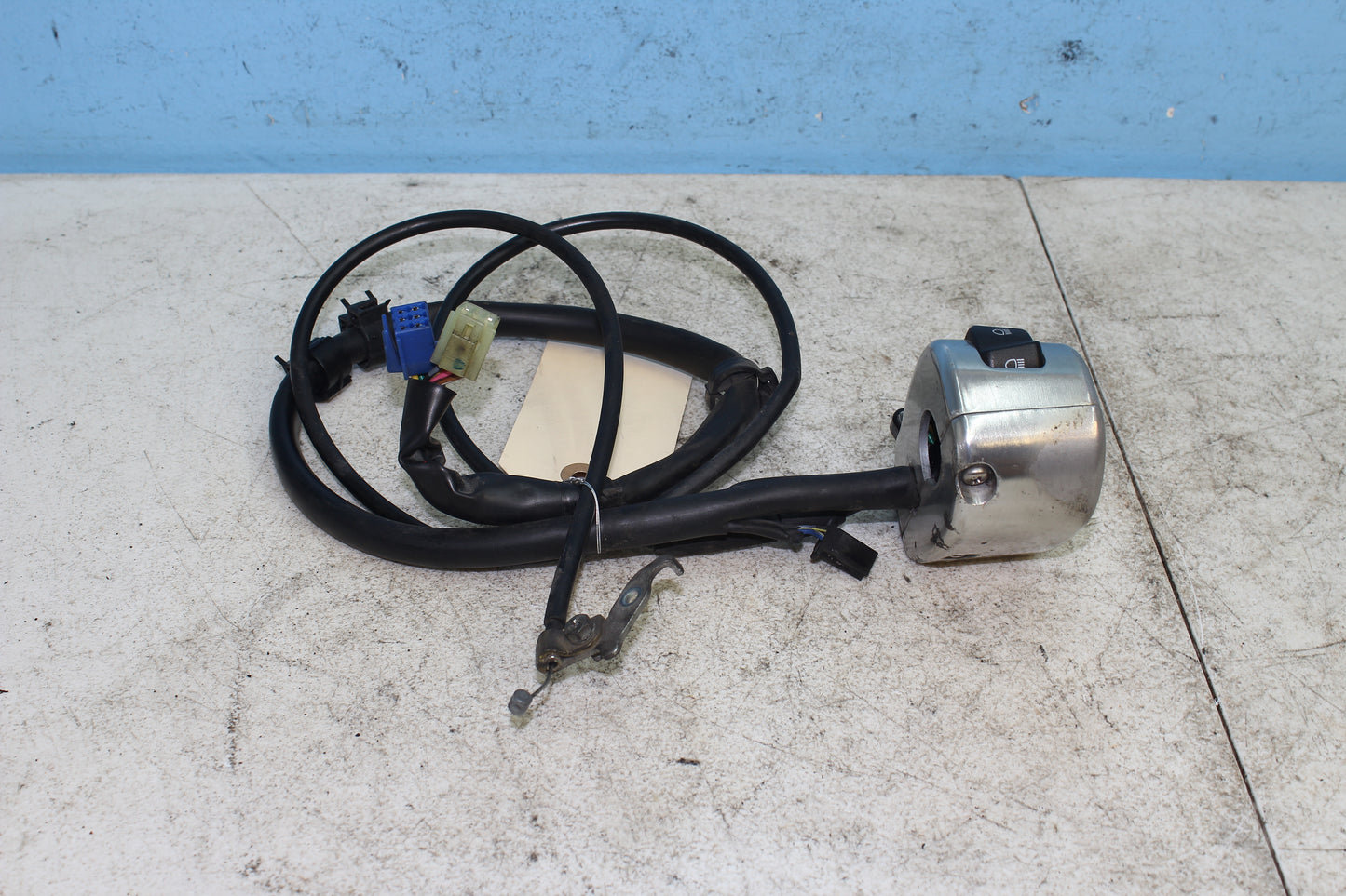 02-09 Yamaha V Star 1100 Silverado Left Hand Turn Signal Choke Headlight Switch